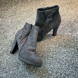 #gray suede shoe boot